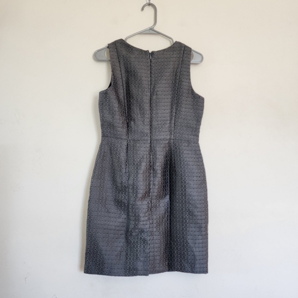 Banana Republic Business Casual Petite dress, with light sheen oval tile pattern - Picture 4 of 6